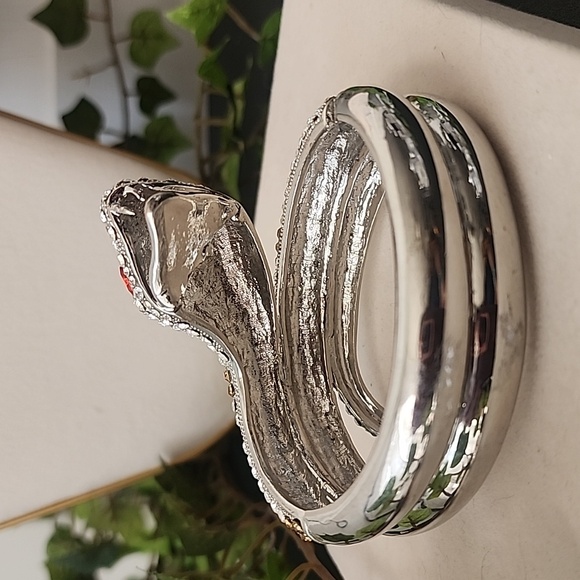 Vintage Silver Crystal Cobra Snake Hinge / Clamper Bracelet - Picture 4 of 11